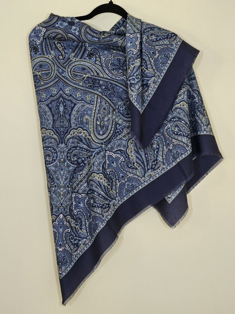 Unbranded Scarf Womens 46 x 46 Inches Indigo Paisley Print Fringe Boho Timeless